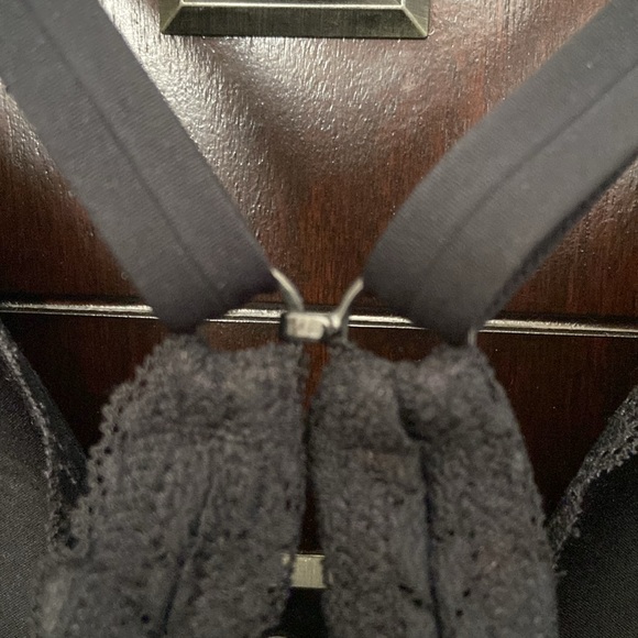 NWOT Aerie 36DD black lace bra that can be worn standard or as a racer back. - Picture 3 of 8